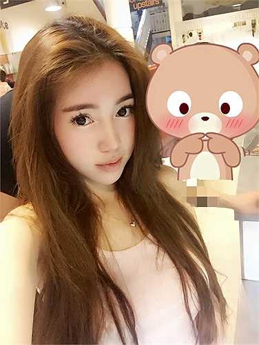 Bà mẹ một con Elly Trần vẫn xinh đẹp, quyến rũ.