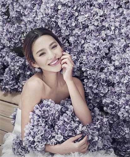 Công việc làm mẫu ảnh không chỉ giúp cô bạn có thu nhập ổn định mà còn giúp danh tiếng của Nghiên Nghiên vang xa, được nhiều người biết đến.