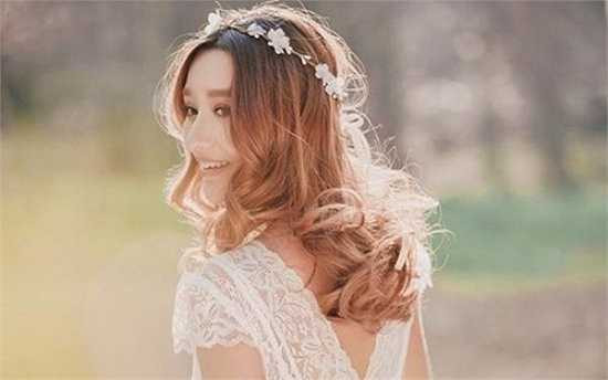 Điểm đặc biệt ở Nghiên Nghiên không chỉ là nhan sắc thu hút, chiều cao lý tưởng mà còn ở nước da bánh mật trời sinh.