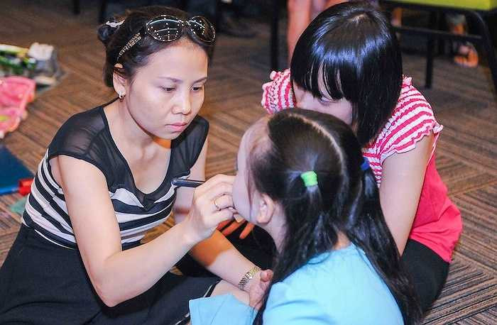 Các tài năng nhí với những sắc màu đa dạng của Belly dance, Hiphop, Dancesport, Popping … đã thể hiện trước Ban giám khảo những tiết mục độc đáo và đầy ấn tượng.