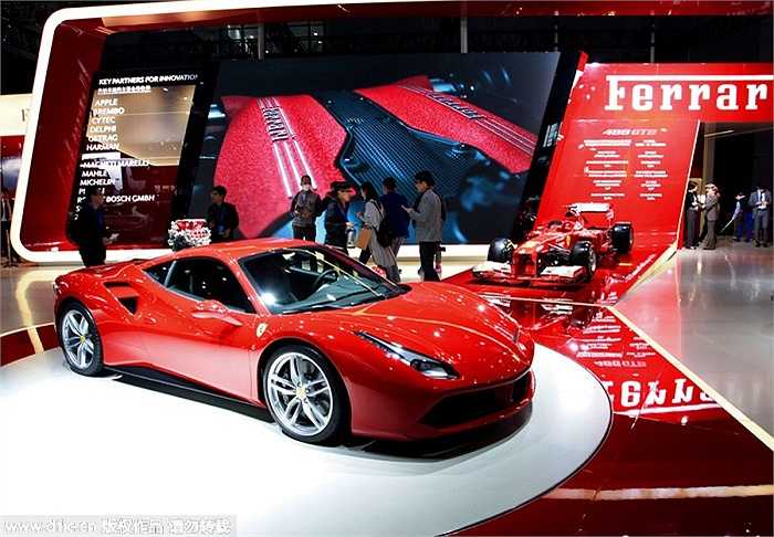 8. Ferrari 488 GTB: 3.388.000 tệ (gần 12 tỷ đồng)