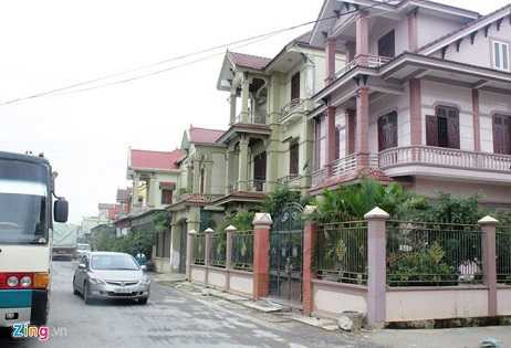 Những ngôi làng làm nghề bình dân nhưng tiêu bằng tiền tỷ