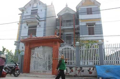 Những ngôi làng làm nghề bình dân nhưng tiêu bằng tiền tỷ