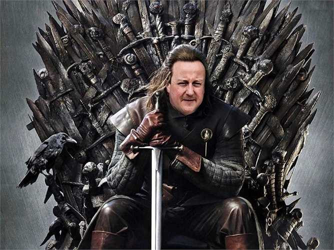 Nữ hoàng Anh có quyền chỉ định thành viên Chính phủ. Trước đây, người đứng đầu Hoàng gia Anh có quyền giải tán Chính phủ và kêu gọi một cuộc bầu cử mới. Tuy nhiên, đến này, quyền lực này đã bị bãi bỏ. 