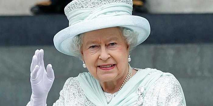 Tại Vương quốc Anh, có một nghề khá đặc biệt, đó là làm thi sĩ riêng cho Nữ hoàng vào những dịp quan trọng. Nghề này được trả 200 euro mỗi năm kèm thêm rất nhiều rượu vang