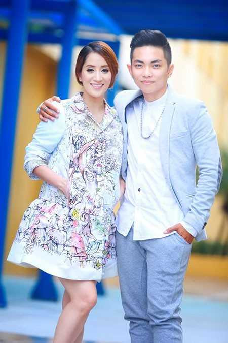 Phan Hiển luôn đồng hành cùng Khánh Thi trong các hoạt động của cô.