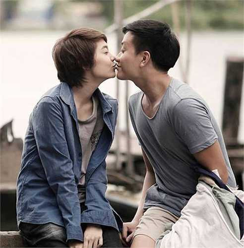 Cả 2 đều rất thoải mái khi hôn khiến nhiều người cho rằng, Minh Hằng và Lương Mạnh Hải lúc đó đang 'phim giả tình thật'. 