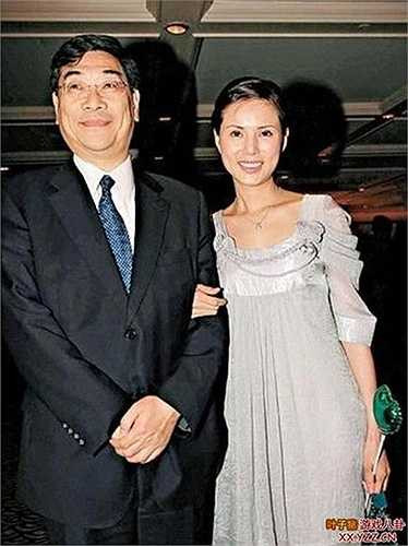 Chuyện tình cảm của Lý Nhược Đồng khá khúc khuỷu, cô và bạn trai là doanh nhân Quách Ứng Tuyền sau 10 năm bên nhau nhưng không đến được với nhau vì nhiều lý do. Đến nay, Lý Nhược Đồng vẫn sống độc thân và cô cũng đã tái xuất màn ảnh nhỏ qua một vài dự án phim của đài TVB.