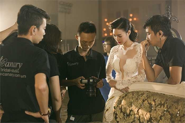 Người đẹp vừa nhận lời trở thành vedette tại show thời trang cưới trong khuôn khổ triển lãm cưới Marry Wedding Day 2015 tại TP.HCM. 