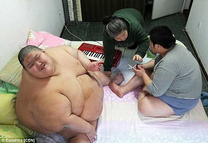 Cặp sinh đôi Zhang Hangjun và Zhang Yuanjun chào đời năm 1994