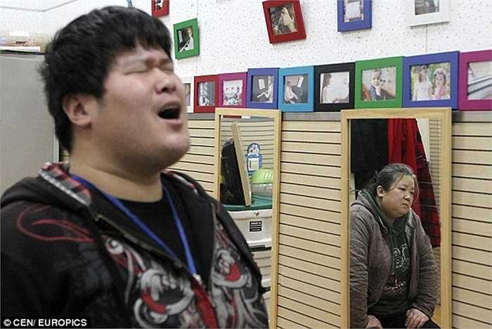 Yuanjun có khả năng ca hát và chơi đàn piano