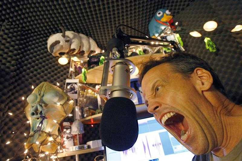 Những công việc dù ngồi ở nhà nhưng vẫn 'hái' ra tiền