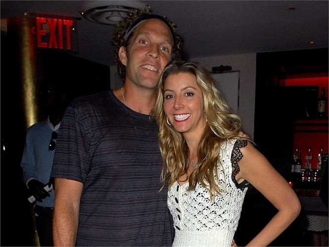 Năm 2008, cô cưới Jess Itzler, người đồng sáng lập Marquis Jet, ở Boca Grande, Florida. 