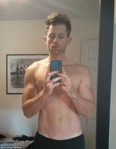 Jonathan bắt đầu đọc tạp chí thể thao, đi xe đạp để làm việc và thay đổi chế độ ăn uống, thay việc ăn bánh mì và khoai tây chiên giòn như trước anh tăng cường ăn nhiều rau quả.