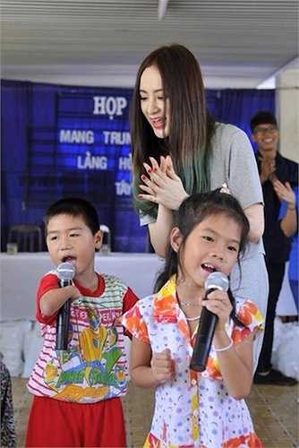 Hình ảnh Angela Phương Trinh đẹp hơn rất nhiều trong mắt công chúng. 