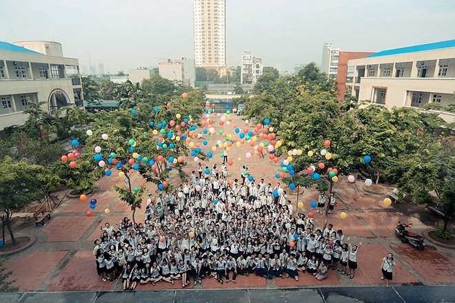 Những hình ảnh này trong ngày chia tay học sinh lớp 12 khiến nhiều người trên mạng xã hội xúc động.