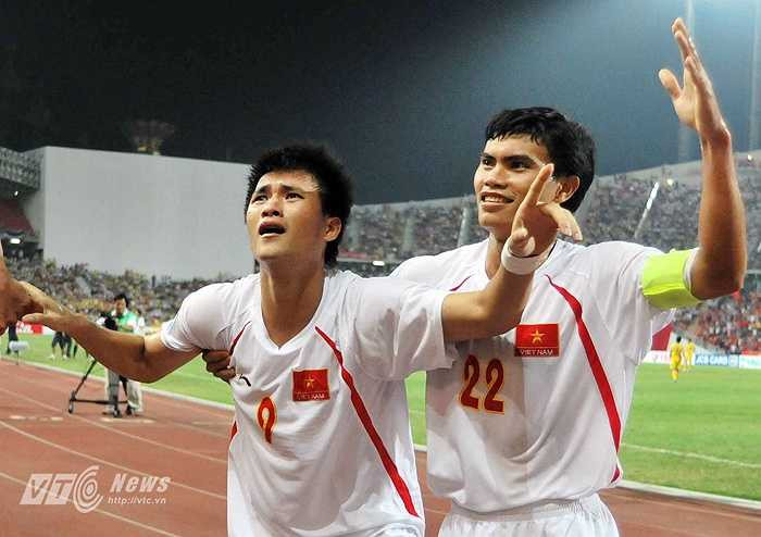 Công Vinh đã phải chịu nhiều áp lực trước đó vì chơi mờ nhạt. Nhưng anh đã vượt qua thời khắc khó khăn nhất để chứng tỏ bản lĩnh của mình. (Ảnh: Quang Minh)