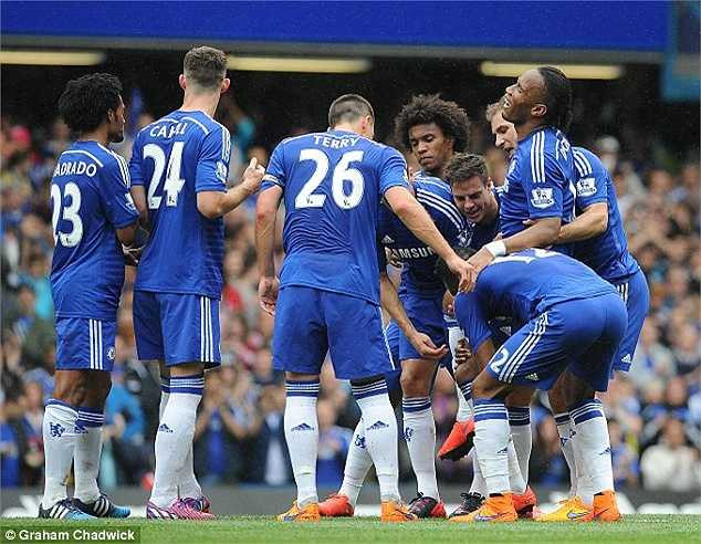 'Mọi cổ động viên đều hiểu tình yêu tôi dành cho Chelsea và hi vọng, tôi sẽ trở lại đội trong một ngày gần nhất, ở một vai trò mới', Drogba tâm sự.