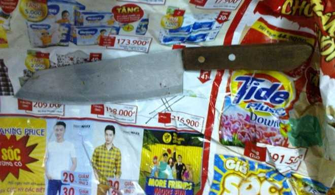 Đánh vợ con giữa đường, chém 2 người can ngăn trọng thương