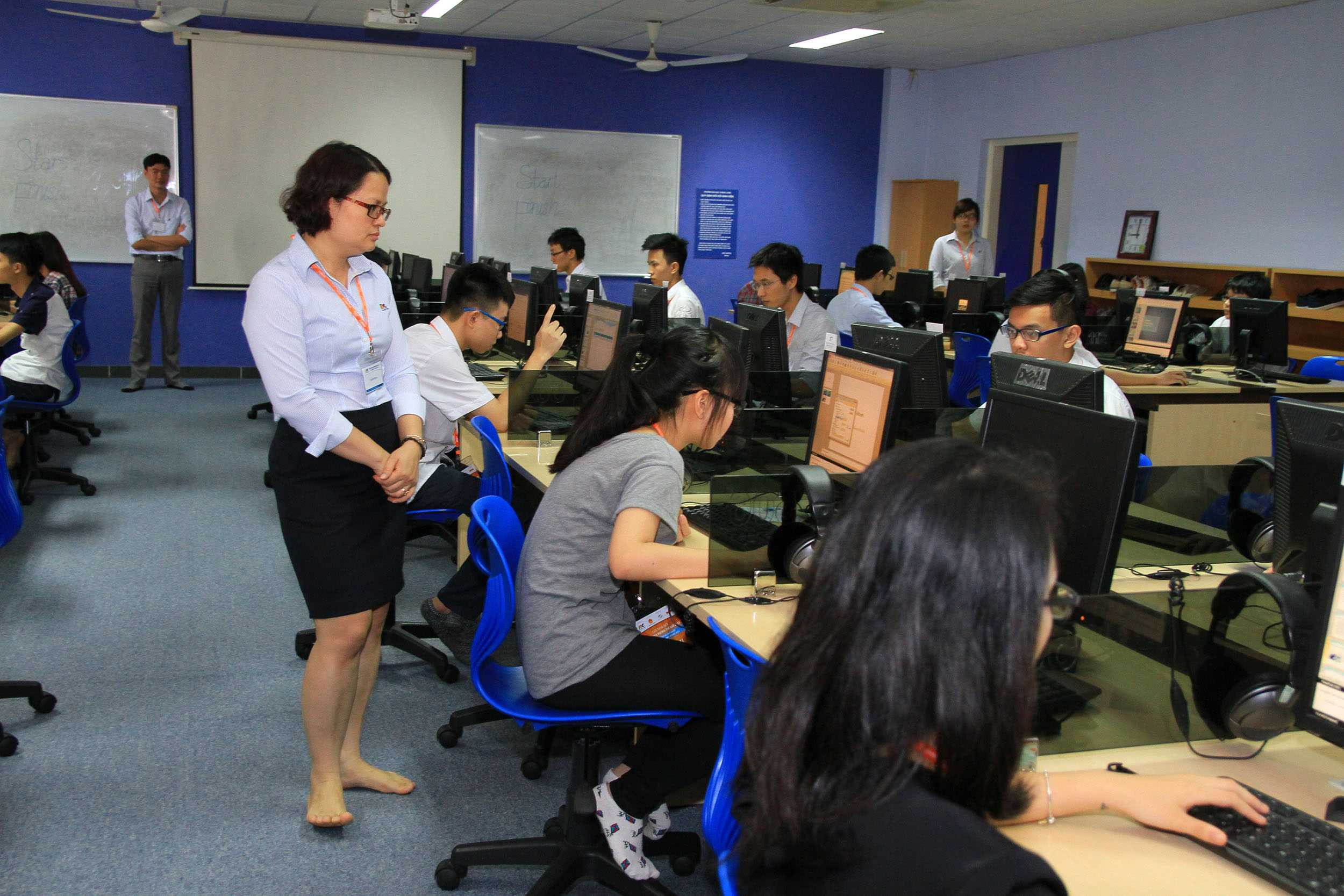 Gay cấn cuộc đua giành 3 tấm vé dự chung kết Tin học Văn phòng tại Mỹ