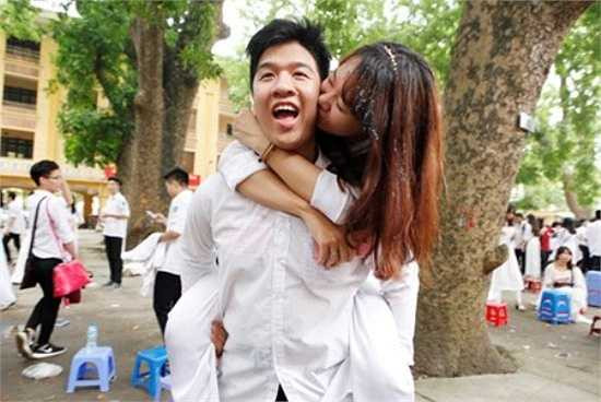 Những hình ảnh tinh nghịch, trong sáng của tuổi học trò. Ảnh: Dân Việt.