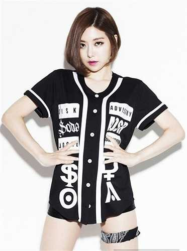 Trong dịp sang Việt Nam ngày 29/5, nữ DJ Soda đã khiến các bạn trẻ đặc biệt chú ý. 