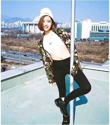 Cô cũng góp mặt trong chương trình My Little Television của đài MBC, Hàn Quốc.