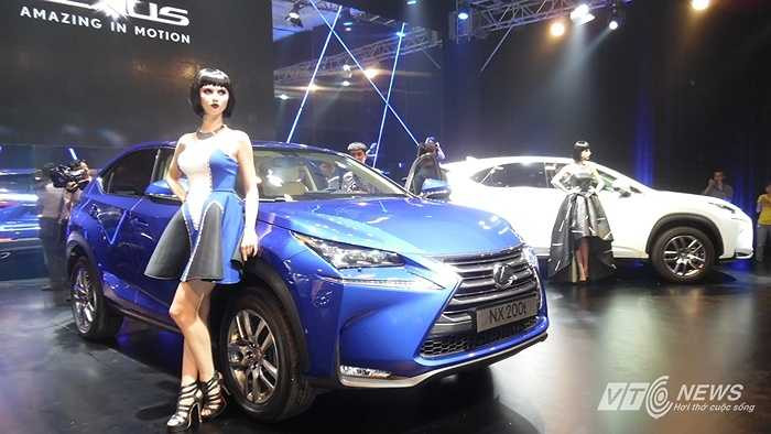 Lexus NX200t sở hữu nội thất sang trọng và đậm chất thể thao mạnh mẽ. Các thiết kế gần như chỉ tập trung vào cảm giác lái của người dùng tương tự như trên siêu xe Lexus LFA danh tiếng.