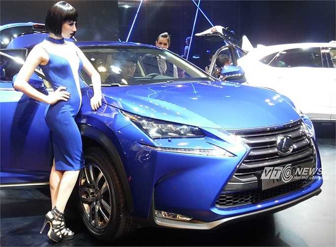 Các tiện nghi đáng chú ý khác như điều hòa tự động 2 vùng, lọc không khí, hệ thống mở cửa và khởi động thông minh, hệ thống âm thanh cao cấp Lexus.