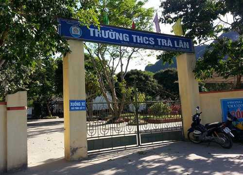 Nhắn tin 'hối lộ tình dục' đến Giám đốc Sở, hiệu trưởng bị kỷ luật