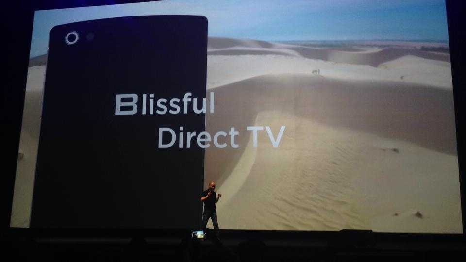 Tính năng truyền hình trực tiếp Là smartohone đầu tiên trên tg có tính năng này Chỉ cần ấn vào một ứng dụng riêng biệt sẽ kết nối tới bộ phận hỗ trợ khánh hàng của bkav