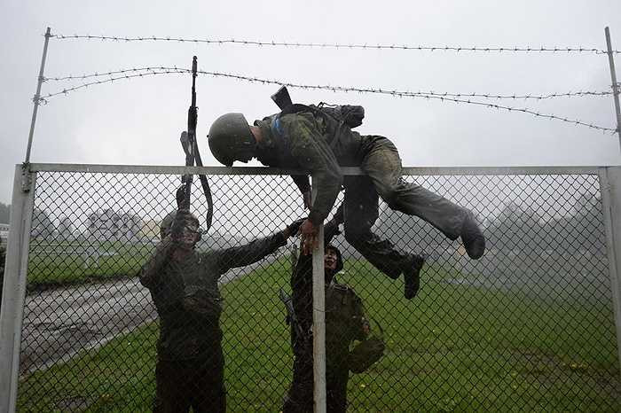 Vượt tường rào