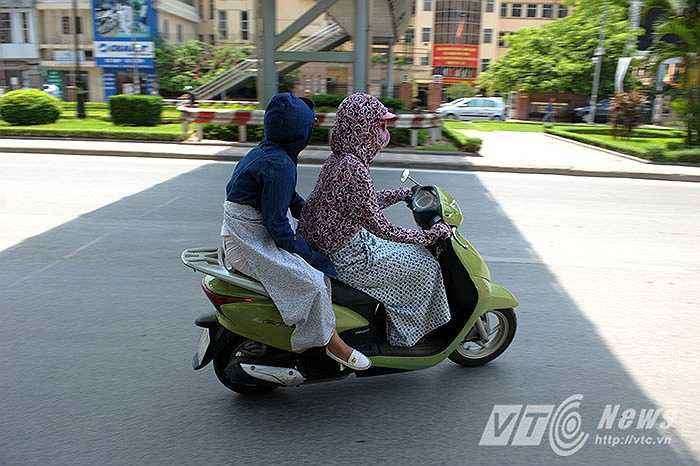 Những ngày nắng nóng đang lên tới đỉnh điểm ở các tỉnh phía Tây Bắc Bộ, khu vực Bắc và Trung Trung Bộ, có nơi lên tới 40 độ C.