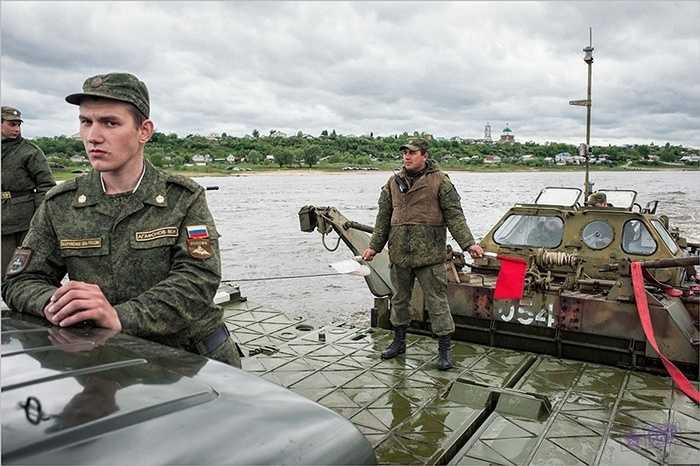 Binh sỹ Nga chuẩn bị làm nhiệm vụ