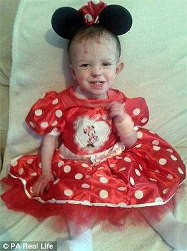 Cô bé Tia giờ đã 2 tuổi rất xinh xắn và đáng yêu. 