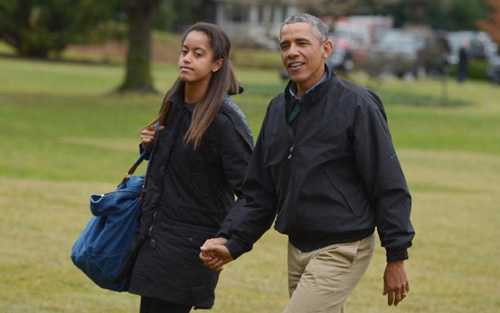 Tổng thống Obama bên cô con gái Malia