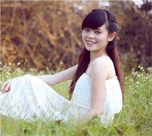 Sở thích của Ngọc: Mua sắm và nghe nhạc.