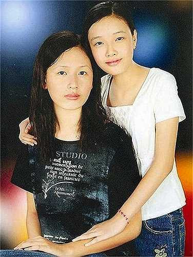 Vào thời điểm ấy, Mai Ngọc Phương ở độ tuổi 16 nhưng đã cao tới 1m75. Tuy nhiên, khi đó nhan sắc của Mai Ngọc Phượng không gây được nhiều ấn tượng bởi đôi mắt cận, làn da đen và hàm răng không đều. 