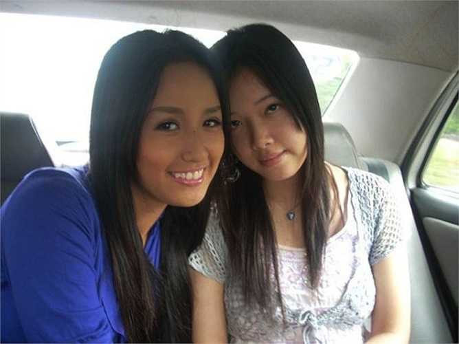 Em gái Mai Phương Thúy tên là Ngọc Phượng, sinh năm 1993, hiện tại đang du học tại Columbia, Vancouver, Canada. 