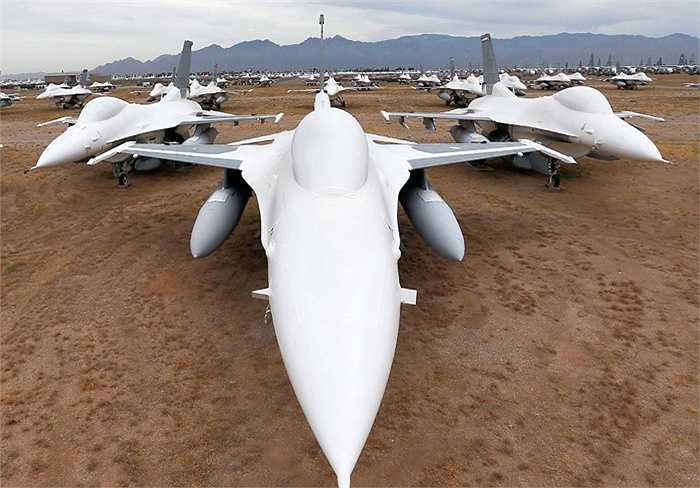 F-16 Fighting Falcons
