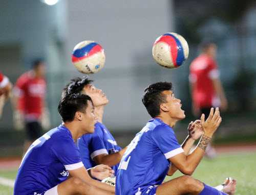 HLV Miura đổi thái độ: Hay cười, hết cau có, xả áp lực