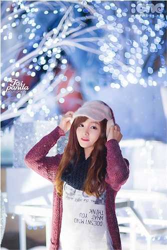 Không còn là gương mặt xa lạ trong cộng đồng mạng, Phương Anh được biết đến bởi vẻ trong sáng, gương mặt thánh thiện cùng giọng nói ngọt như mía lùi. 