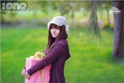 'Mới đầu mình được một người bạn thân rủ vào nên thử đi đăng ký xem sao, cũng không ngờ là mình lại trúng tuyển. Từ khi làm Idol ở đây, mình học được nhiều thứ lắm, kỹ năng sống cũng nhiều nữa', cô bạn cho hay.