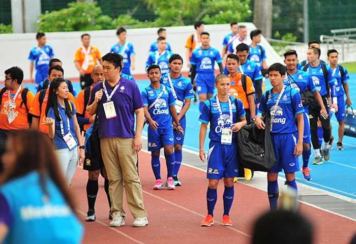 U23 Thái Lan nhận được sự quan tâm lớn từ truyền thông nước nhà. Kết thúc buổi tập, có khoảng 50 phóng viên Thái Lan chờ sẵn để phỏng vấn thầy trò HLV Choketawee Promrut.