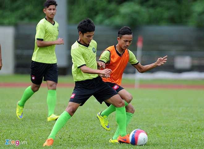 Mỗi khi đối phương có bóng, các chốt tại chín điểm sẽ chủ động theo sát và kèm chặt các cầu thủ di chuyển vào vị trí của mình, ra sức cản phá và hỗ trợ bọc lót cho nhau.