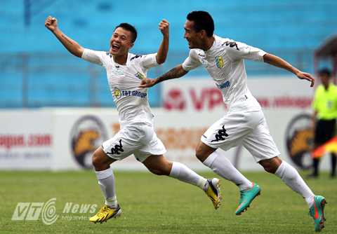 Thành Lương giành Quả bóng vàng Việt Nam 2014