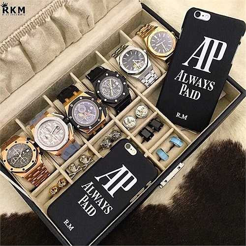 Các thiếu gia con nhà giàu có sở thích sưu tầm các loại đồng hồ độc, đẹp và đắt tiền nhất thế giới. Những bộ sưu tập đồng hồ của họ có thể lên tới hàng trăm chiếc mà không cái nào trùng cái nào.