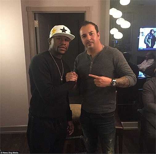 Anh là bạn thân của tay đấm từng tham gia vào trận đấu của thế kỷ Floyd Mayweather. Hai người có cùng sở thích ăn chơi vô độ
