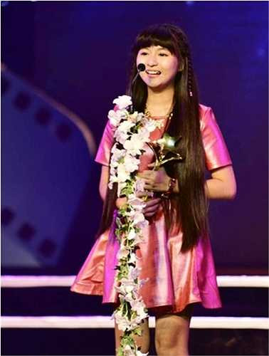 Phương Quỳnh bén duyên với nghệ thuật thứ 7 từ nhỏ. Cô bé đen nhẻm ngày nào giờ đây đã trở thành một thiếu nữ xinh đẹp. 