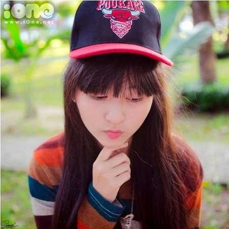 'Mình thần tượng tất cả các cô chú, anh chị nghệ sĩ chứ không một riêng ai vì theo mình trong lĩnh vực này ai cũng có thể là thầy vì mỗi người luôn có một cái hay riêng nên học hỏi', Quỳnh chia sẻ.